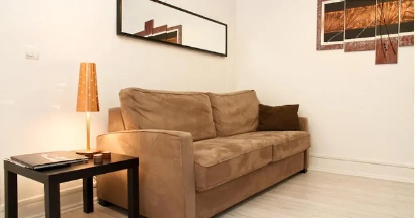 Champs-elysees Apartment